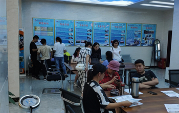 石家莊鐵路學(xué)校2019年報名現(xiàn)場 校園環(huán)境 第1張