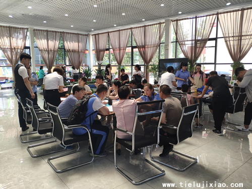 初中畢業(yè)不知道去哪里怎么辦 學(xué)校新聞